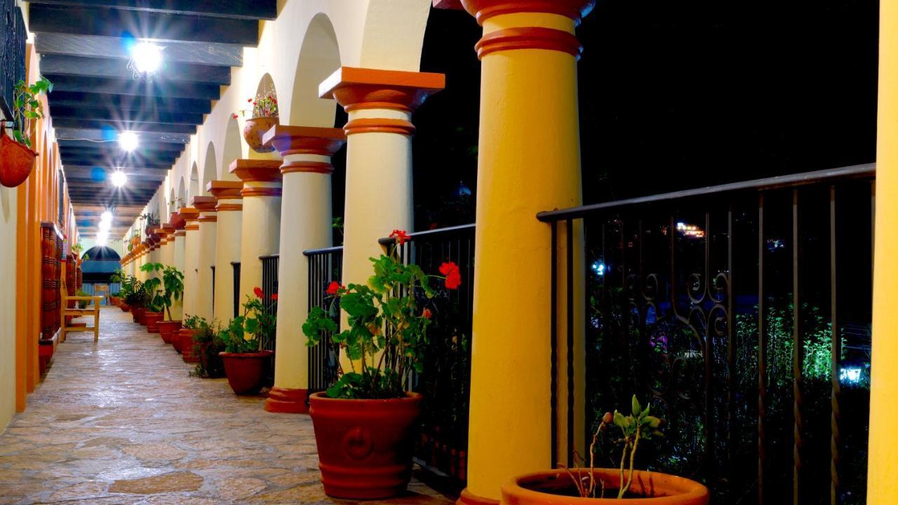 Hotel Rincon Del Arco San Cristóbal de Las Casas Buitenkant foto