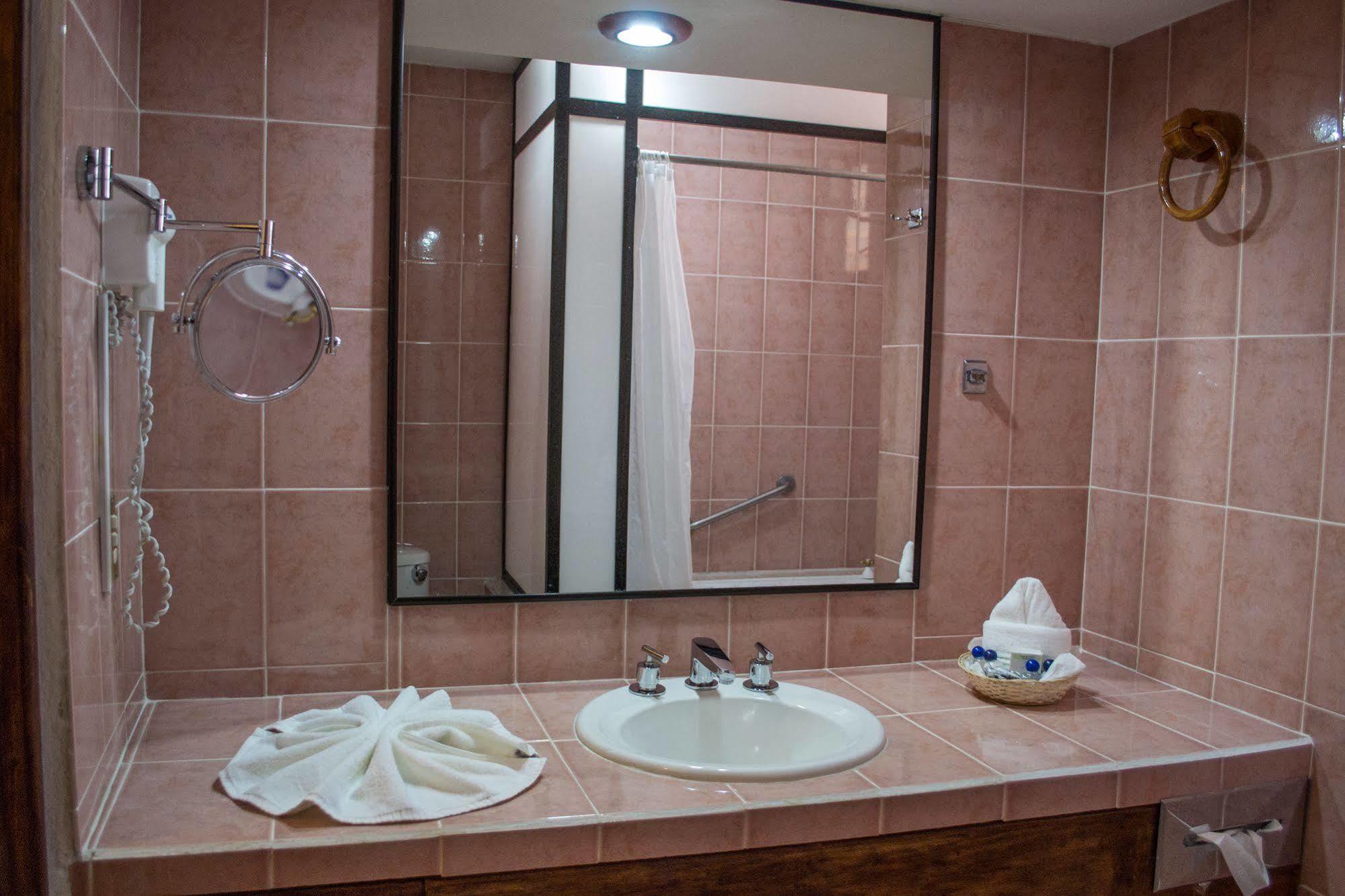 Hotel Rincon Del Arco San Cristóbal de Las Casas Buitenkant foto